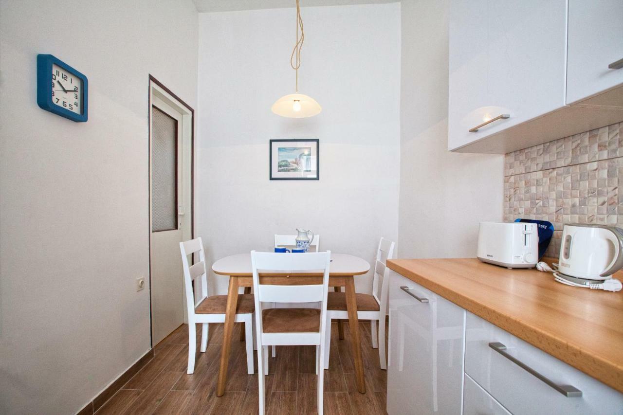 Apartment Rosy Pula Exterior photo