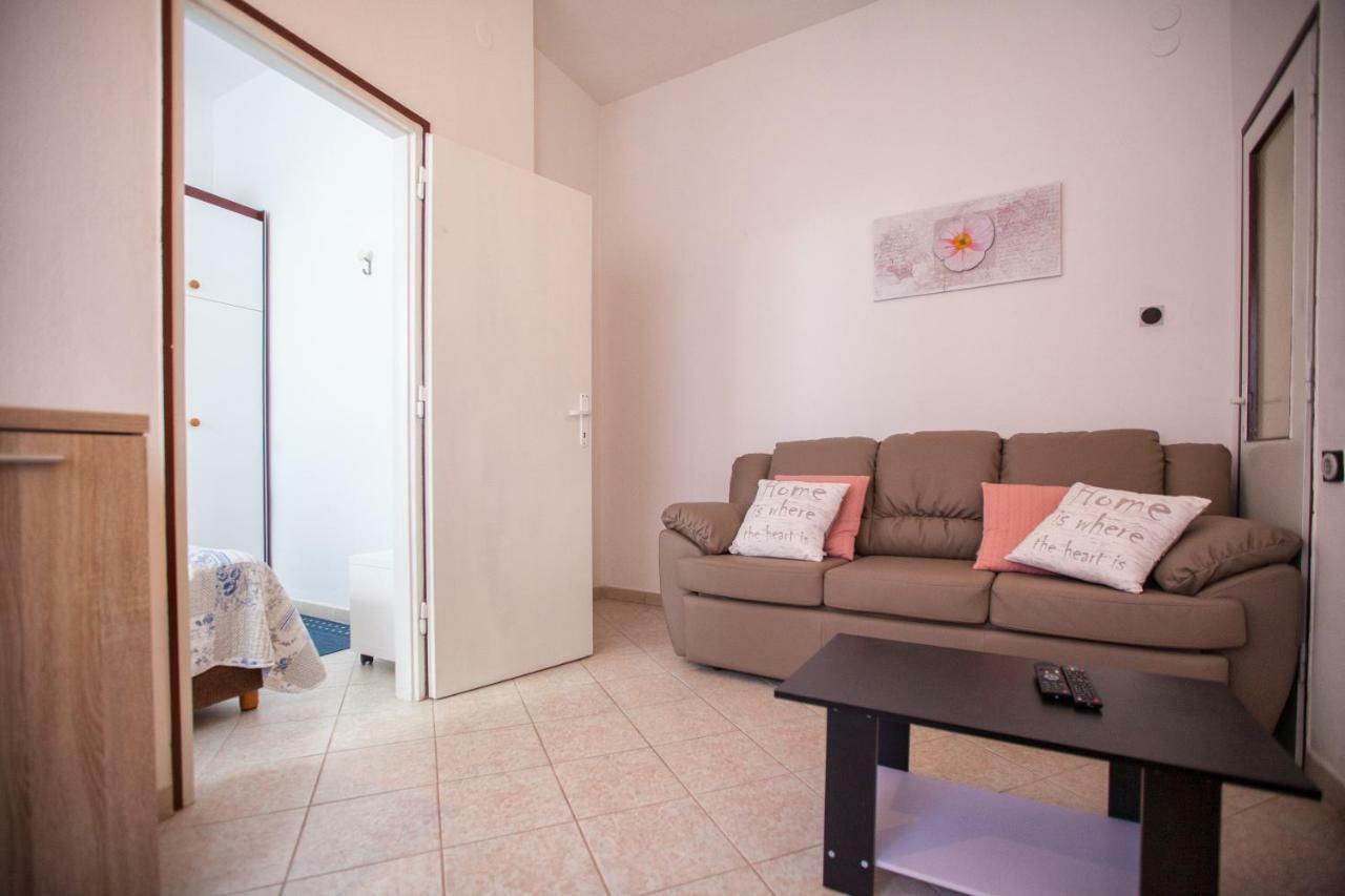 Apartment Rosy Pula Exterior photo