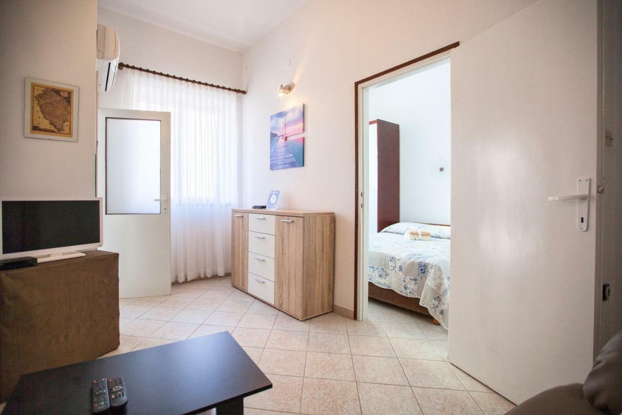 Apartment Rosy Pula Exterior photo